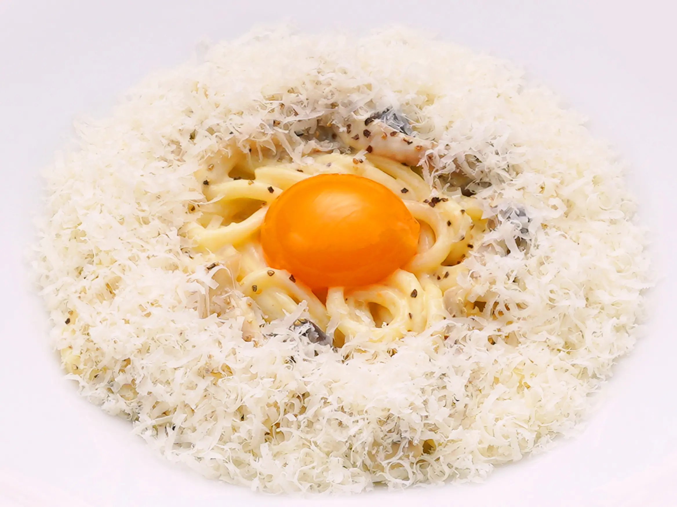 淡路島グルメ名物 釜玉カルボ 生パスタ カルボナーラ　キノコとタマネギのチーズカルボ