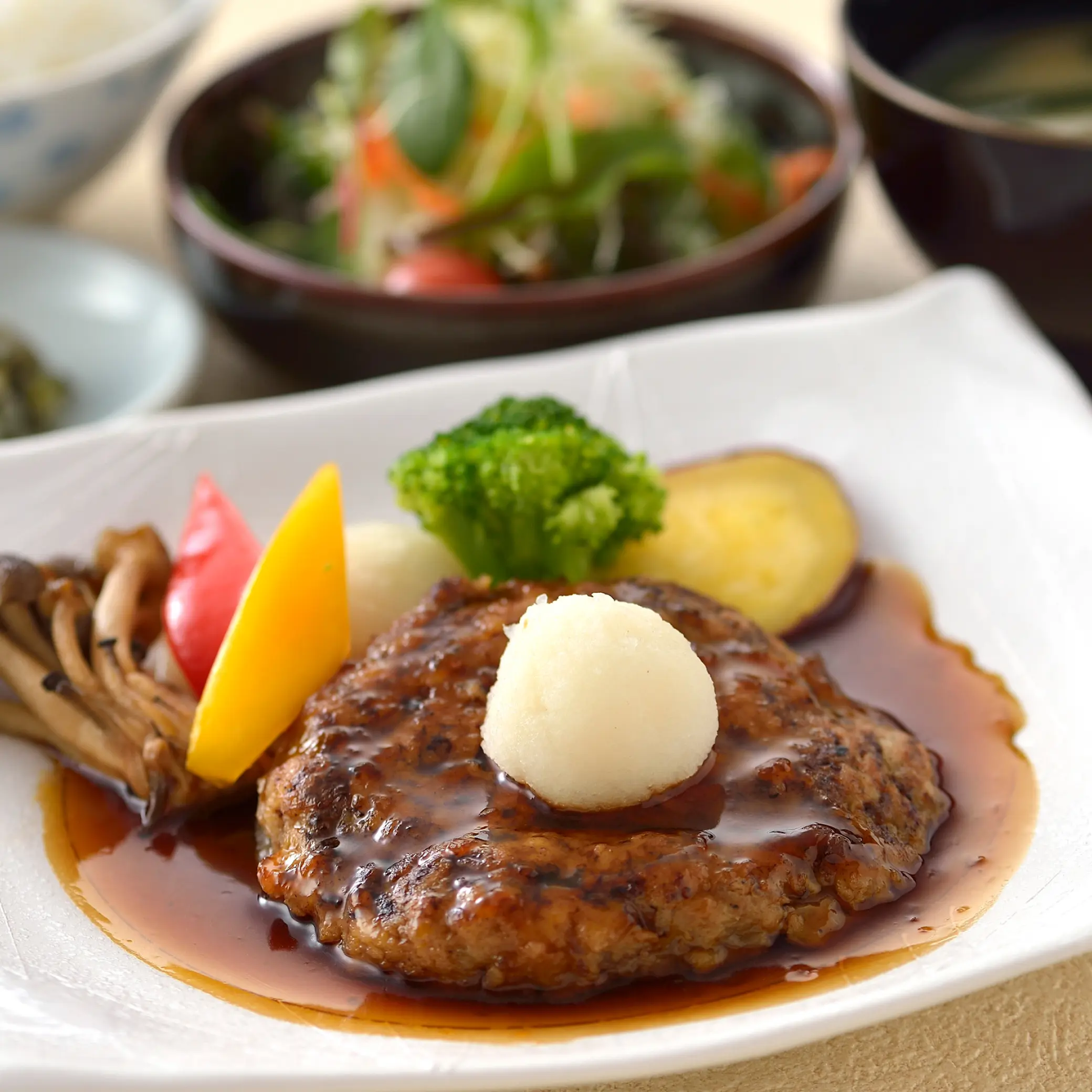 淡路島玉ねぎを使ったハンバーグ
